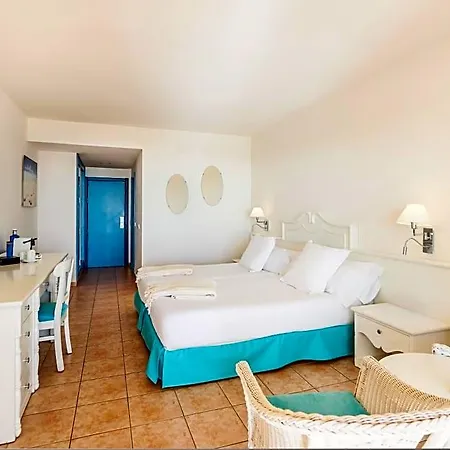 Iberostar Waves Playa Gaviotas Hotel 4*